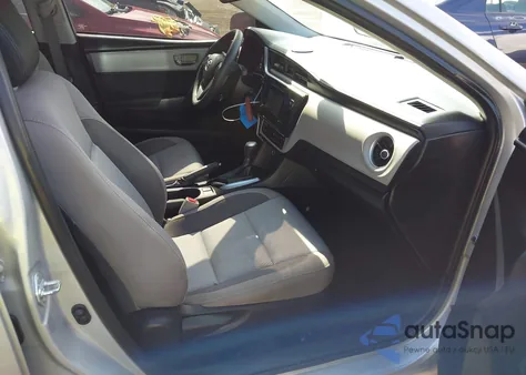 2017 Toyota Corolla Le z USA, uszkodzony, nr VIN 2T1BURHE8HC935821